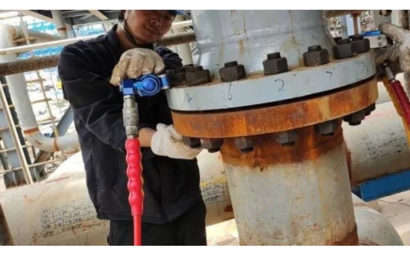 冶金余热回收设备螺栓安装预紧选用KWZK乐竞体育在线注册,乐竞体育（中国）液压力矩扳手